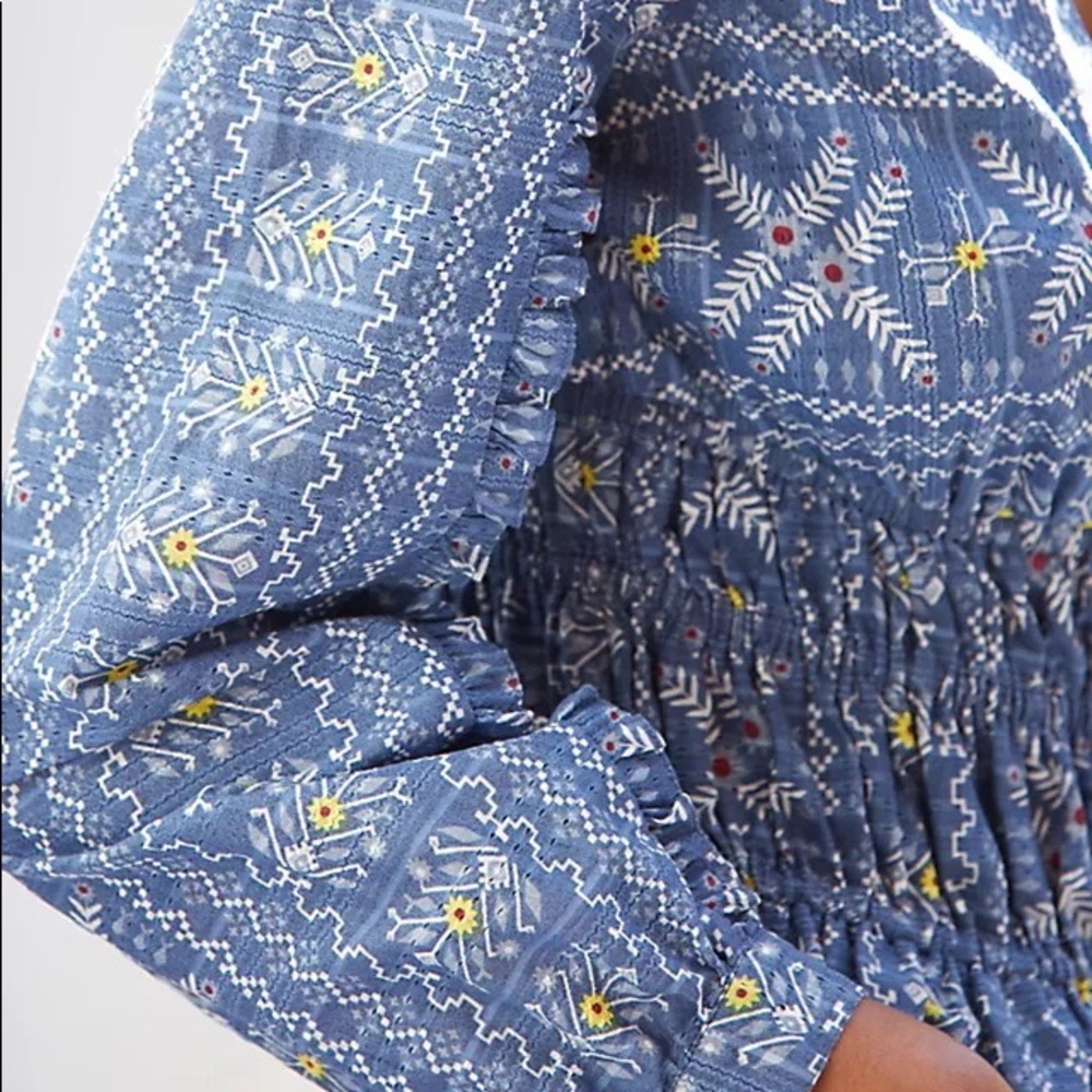 ✨ Anthropologie Embroidered Smocked Blouse Sz M - Picture 3 of 4